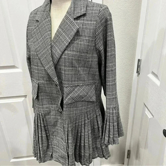 Academia jacket tweed button front, pleated bell sleeves pleated hem - Picture 3 of 8